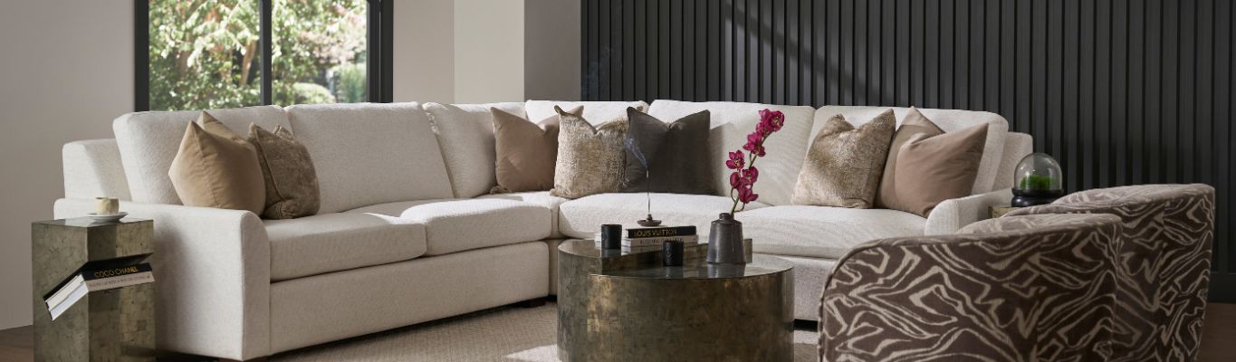Shopping for Luxury Furniture in Tampa Bay: Showroom vs Online Guide